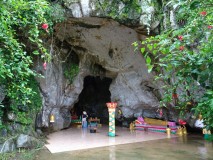 6th August - Elephant cave park & Pha Tang temple [Laos]